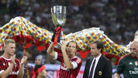 Ancien joueur milanais : Milan ne peut pas manquer de Rabiot. Ni Leo ni Nkunku ne conviennent à la cinquième position.