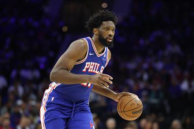 Contrôle de balle chaud! Embiid a marqué 20 points sur 7 tirs sur 11, marquant plus de 20 points pour la première fois au cours des huit derniers mois.