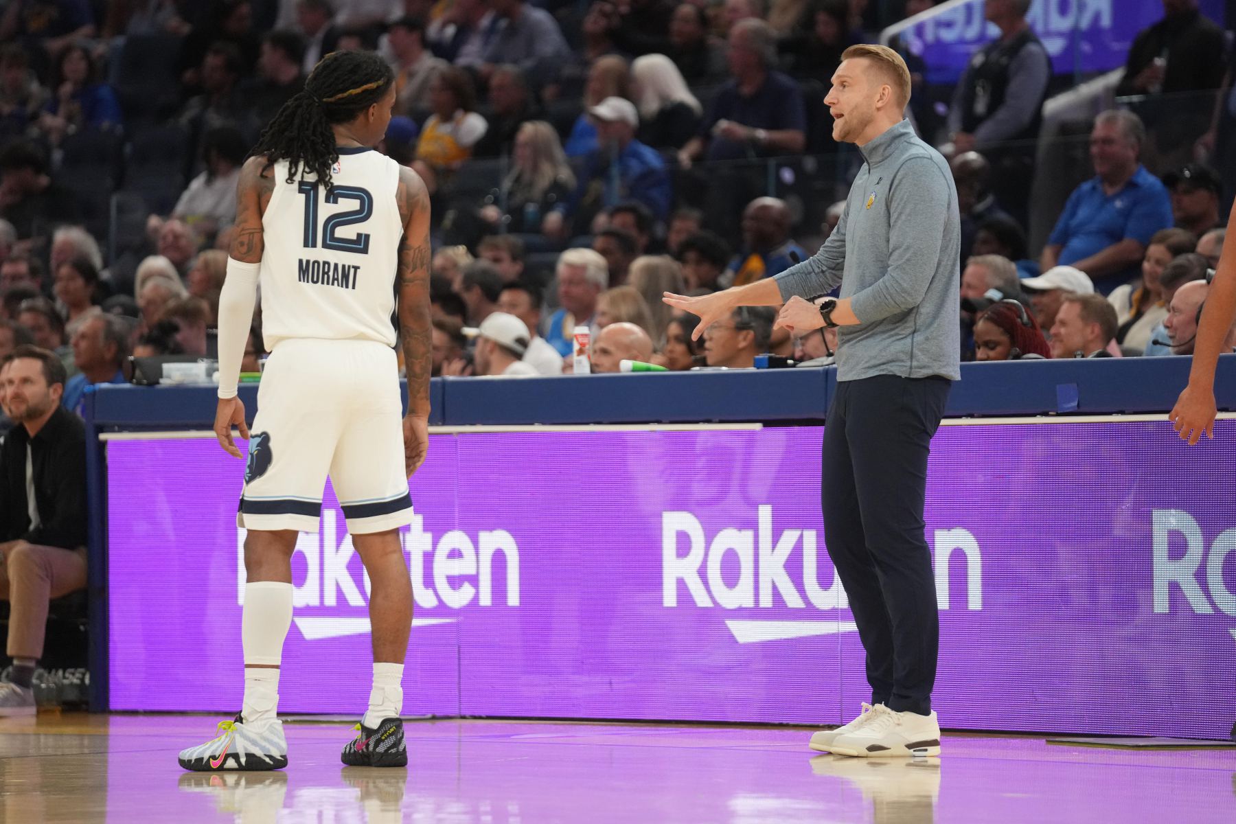 Le statut concurrentiel est au ralenti ! Les Grizzlies n'ont marqué que 22 points sur 5 tirs sur 18 au premier quart, et Morant a réussi 5 sur 5 avec des erreurs de 1 et 4.