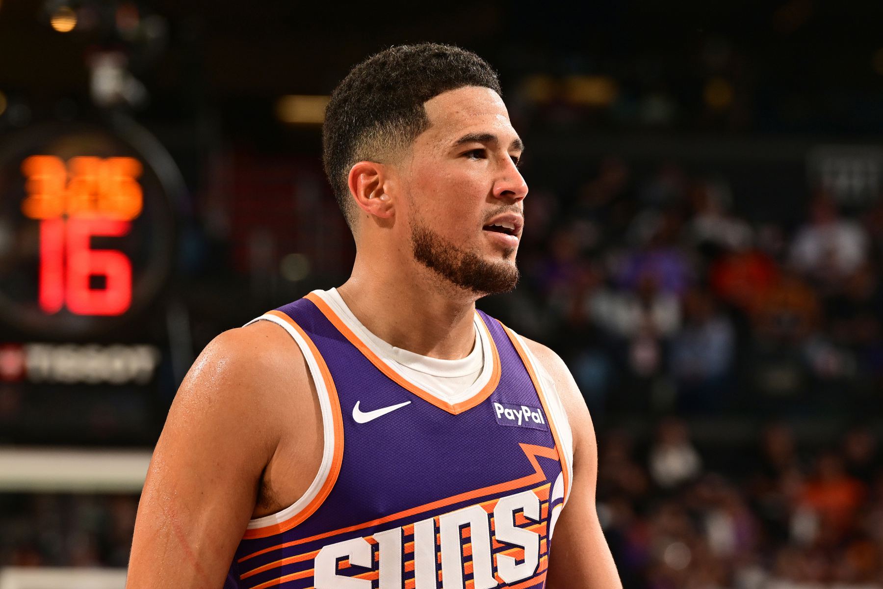 Booker a marqué 38 points, un sommet de la saison, et les Suns ont perdu 11 points contre les Warriors.