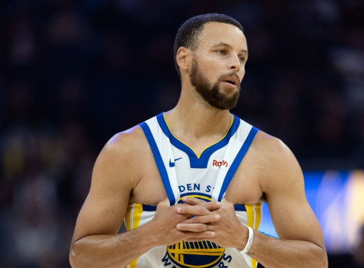 L'attaque est bloquée ! Personne chez les Warriors n'a marqué plus de 20 points et le pourcentage de tir de Curry était lent.