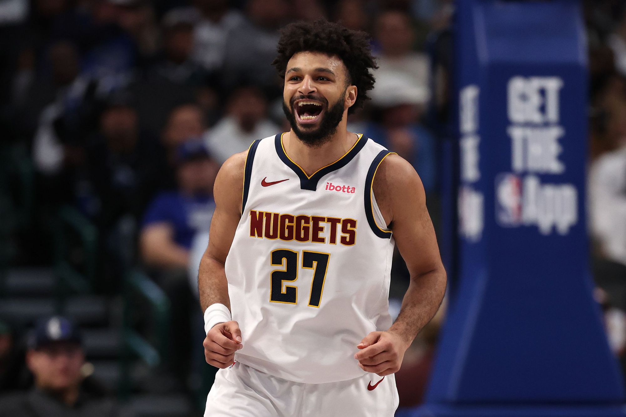 Murray a marqué 17 points à la demie et 14 points au deuxième quart.