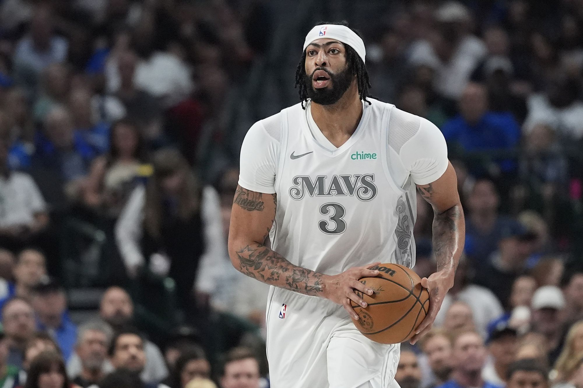 Meiji : Le nombre de matchs joués par les sourcils épais des Mavericks n'est pas aussi élevé que les 30+ que Doncic a joué dans les Lakers la saison dernière.